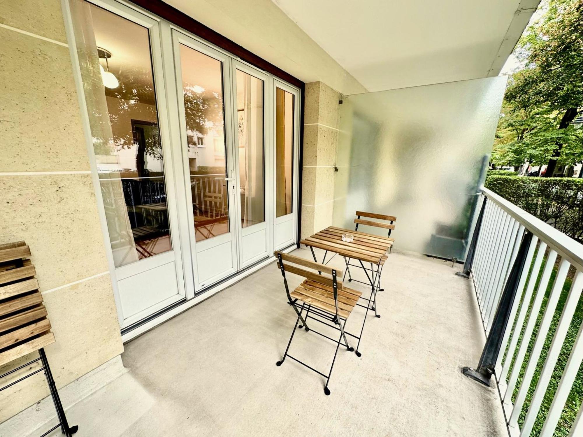 Apartamento Le Bleu Soleil - A 2 Min Du Metro - 7 Min De Paris Maisons-Alfort Exterior foto