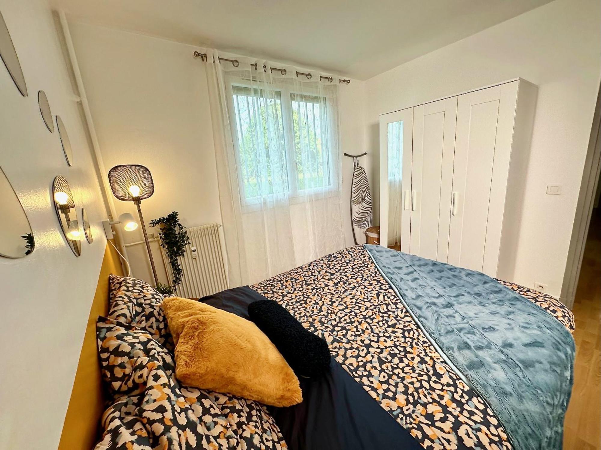 Apartamento Le Bleu Soleil - A 2 Min Du Metro - 7 Min De Paris Maisons-Alfort Exterior foto